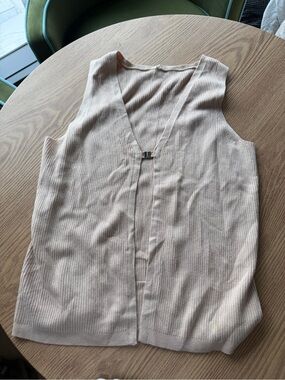 Sleeveless Ribbed V-Neck Knit Top in Light Beige